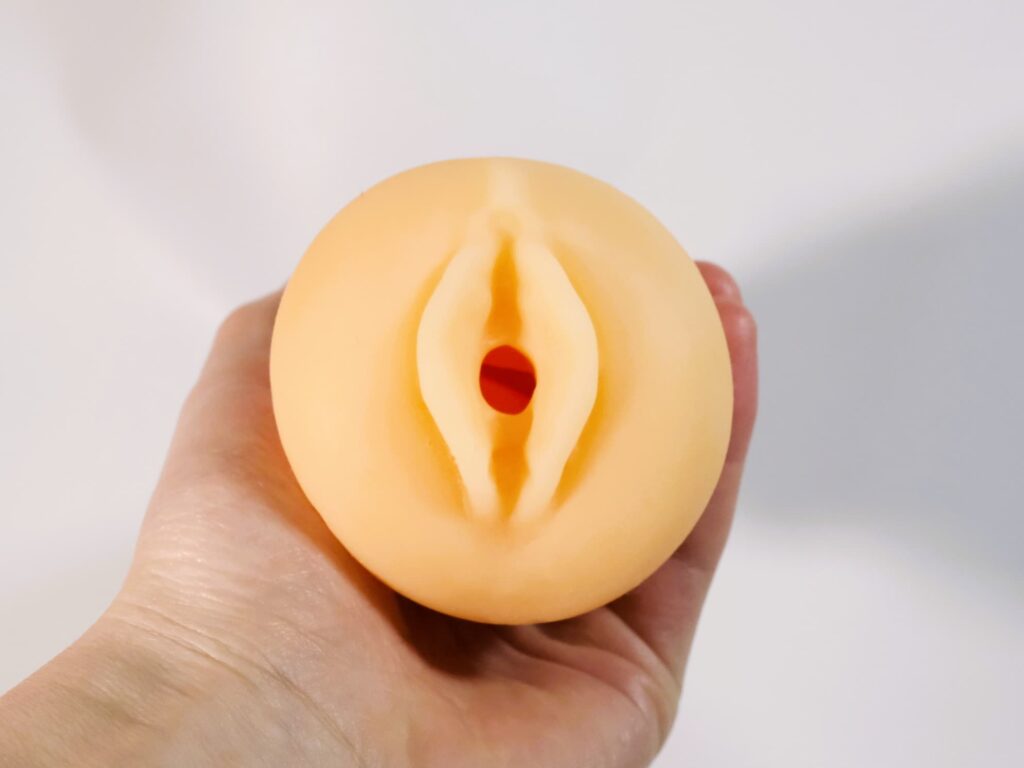 回転させるオナホ 「グランスレヴォリューション」の挿入口