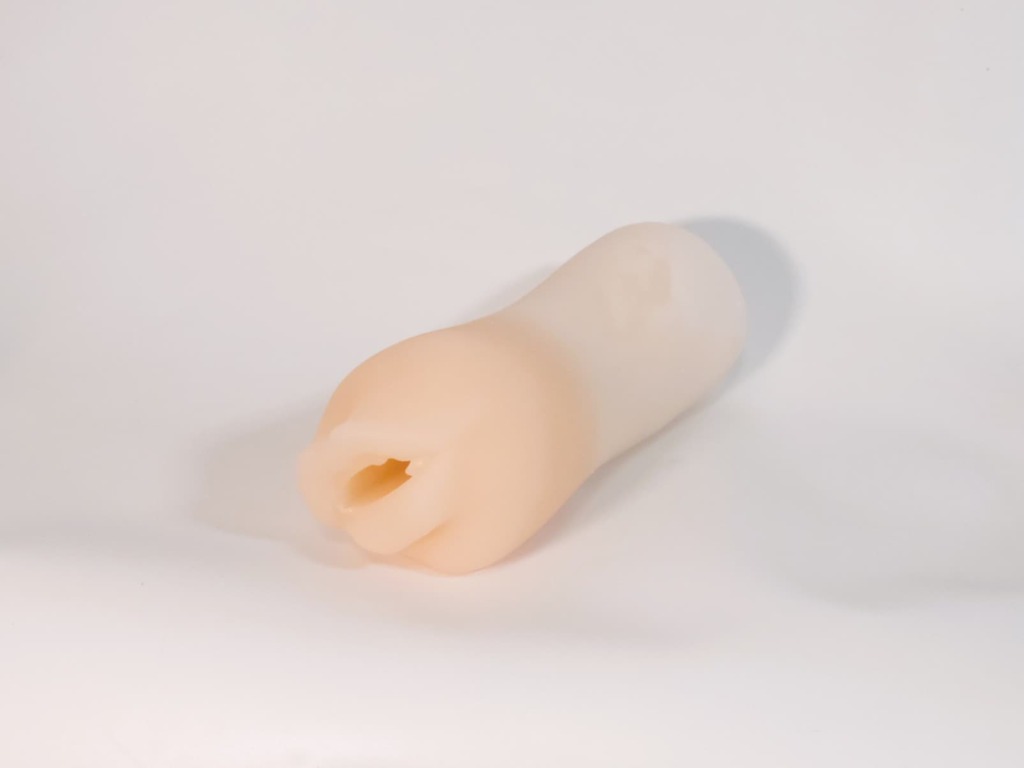 ツインフィニティ リップ スクイーズというオナホール