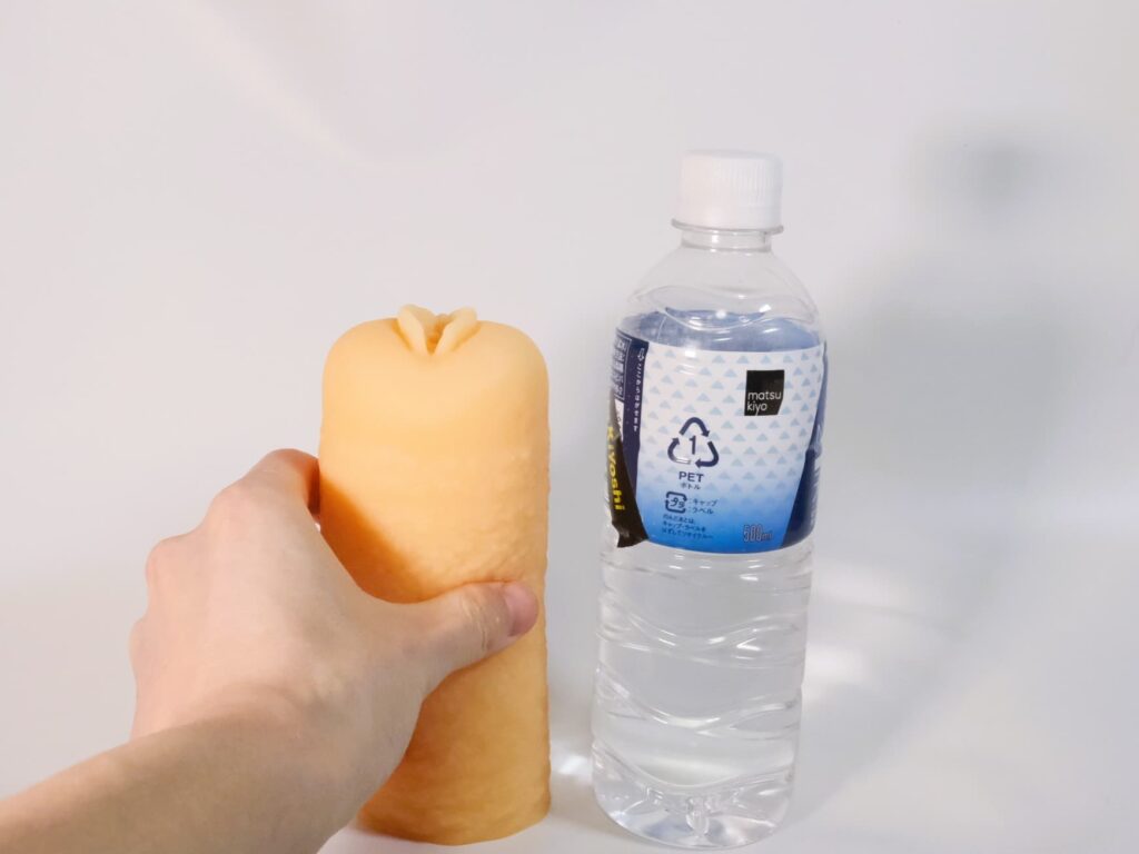 回転させるオナホ 「グランスレヴォリューション」のサイズ感