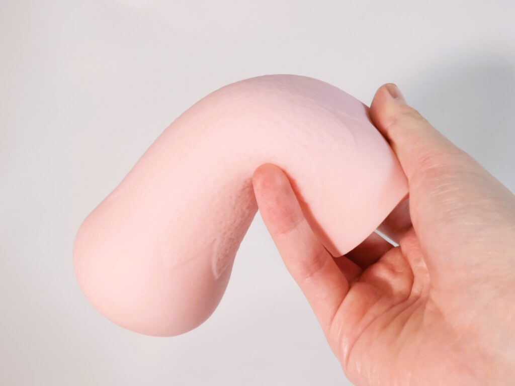 「Z李×枕営業成功者100人」体験調査データから生まれた伝説名器をリアル再現のやわらかさ