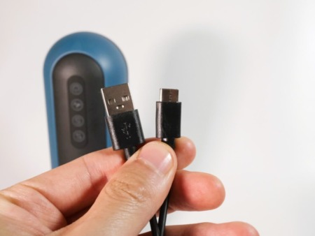 ピストンオナテスラの充電ケーブル