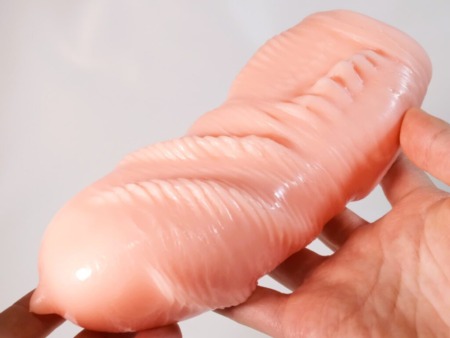 螺旋ホーンのもちひだメイド 肉厚まったりなご奉仕ハグの内部突起