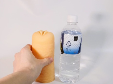 回転させるオナホ 「グランスレヴォリューション」のサイズ感