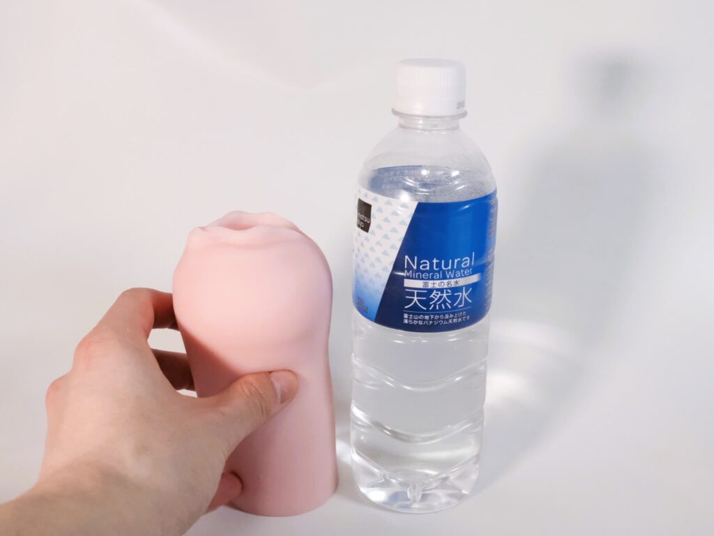 わるいこ屋さん せんぱぁい 薫子の手作りオナホでオナニーしてください ～マゾ好きないじあま後輩の媚び媚び偏愛オナホ搾精～ and 雲八はちのサイズ感