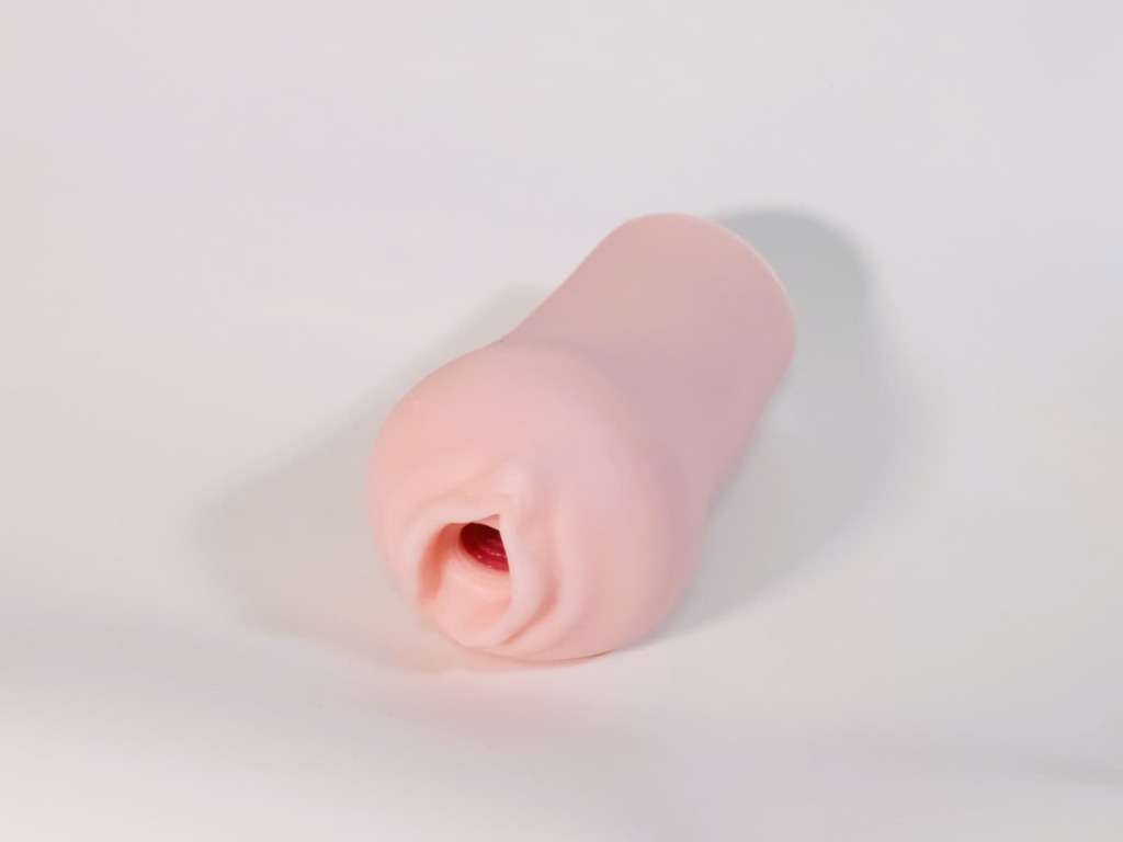 わるいこ屋さん せんぱぁい 薫子の手作りオナホでオナニーしてください ～マゾ好きないじあま後輩の媚び媚び偏愛オナホ搾精～ and 雲八はちというオナホール