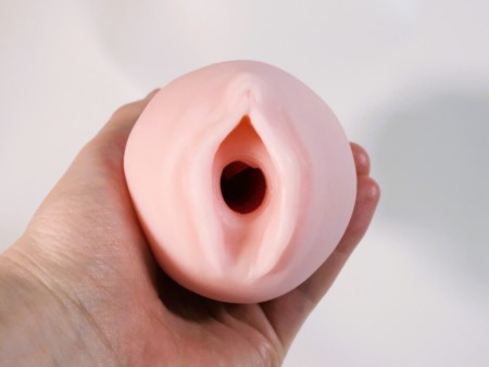 わるいこ屋さん せんぱぁい 薫子の手作りオナホでオナニーしてください ～マゾ好きないじあま後輩の媚び媚び偏愛オナホ搾精～ and 雲八はちの挿入口